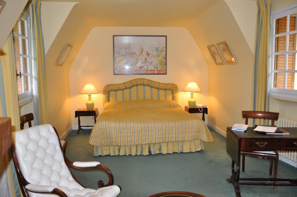 Auberge Des Templiers Boismorand Værelse billede