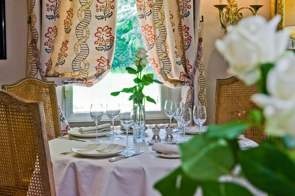 Auberge Des Templiers Boismorand Eksteriør billede